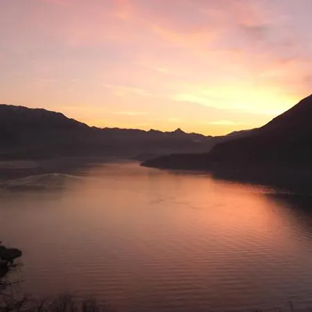 Apartament Sleeps 4 Varenna