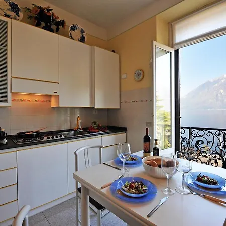 Apartament Sleeps 4 *