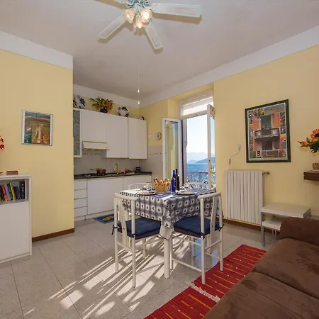 Apartament Sleeps 4 Varenna